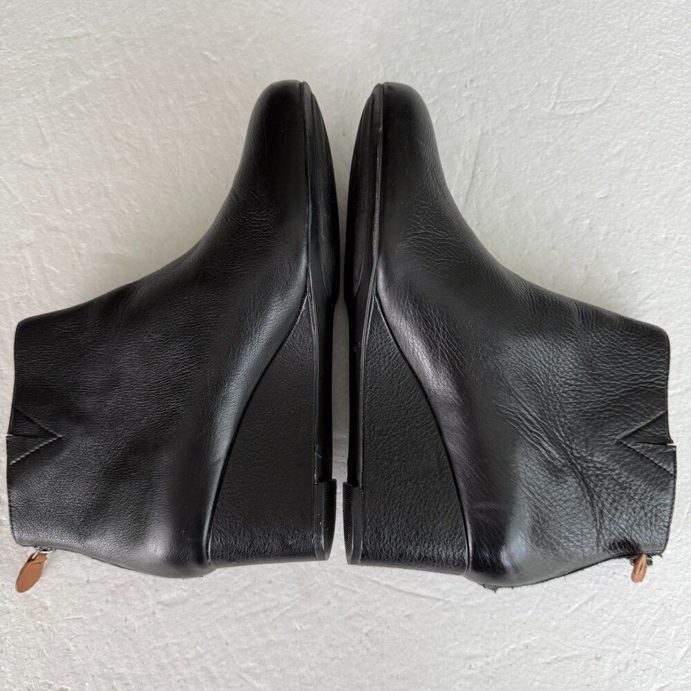 Size 9M - Gentle Souls Kenneth Cole Vicki Women's Black leather wedge booties - Picture 2 of 8
